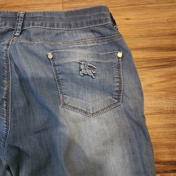Burberry Low Rise Denim Jeans Size 10, Light/Medium Wash - Picture 4 of 6